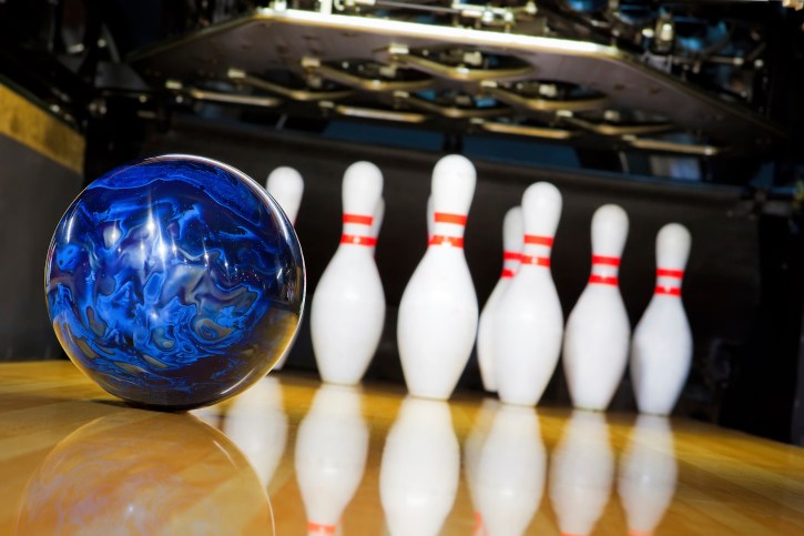 Oak Lawn Girls Bowling is Ready to Strike Again!